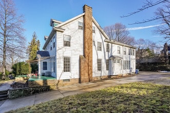 2341 S Overlook Rd in Cleveland Heights, OH - Building Photo - Building Photo