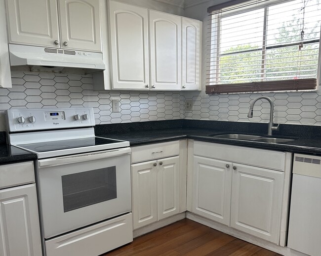 336 NW 114th Ave in Miami, FL - Foto de edificio - Building Photo