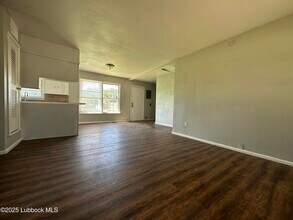 2612 E Auburn St in Lubbock, TX - Foto de edificio - Building Photo