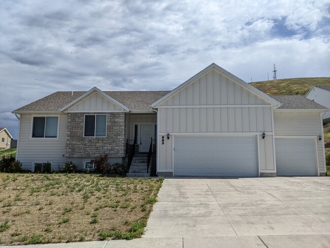 889 E 600 N in Hyde Park, UT - Building Photo - Building Photo