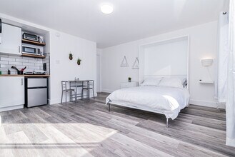 1424 Rue Saint-Timothée in Montréal, QC - Building Photo - Building Photo