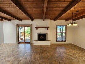 2972 Plaza Azul in Santa Fe, NM - Building Photo