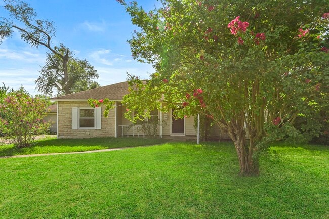 property at 1033 Cimarron St
