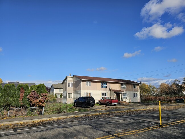 429 1st Ave N in Algona, WA - Building Photo - Building Photo