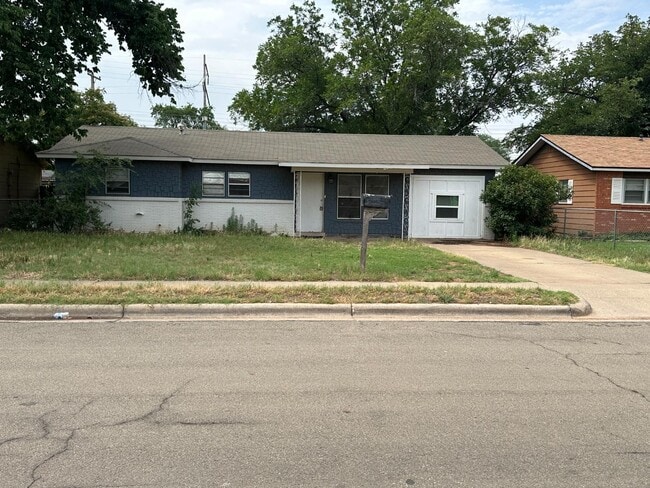 2113 73rd St in Lubbock, TX - Building Photo - Building Photo
