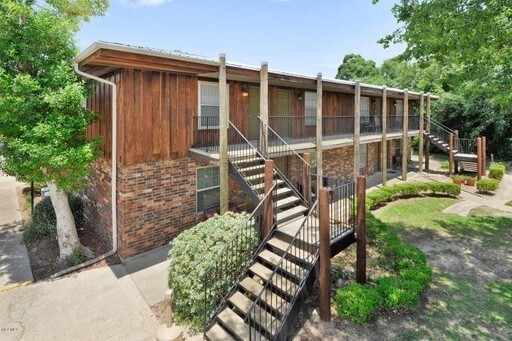 1550 E 2nd St in Pass Christian, MS - Building Photo