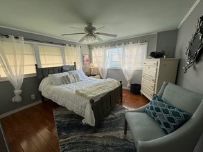 64 Shoreland Dr in Ft. Myers, FL - Building Photo - Building Photo