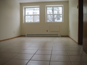 30 Cedar St in Worcester, MA - Building Photo - Interior Photo