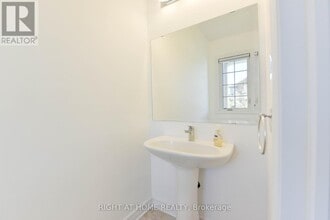 107 Westover Cres in Ottawa, ON - Building Photo - Building Photo