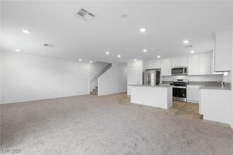 5265 Lissome Lily Ct, Unit 1928 in Las Vegas, NV - Building Photo - Building Photo