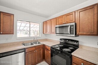 983 Tacaro Ave SE in Palm Bay, FL - Building Photo - Building Photo