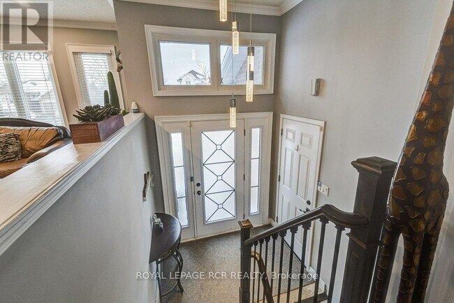 199 King St in East Gwillimbury, ON - Building Photo - Building Photo