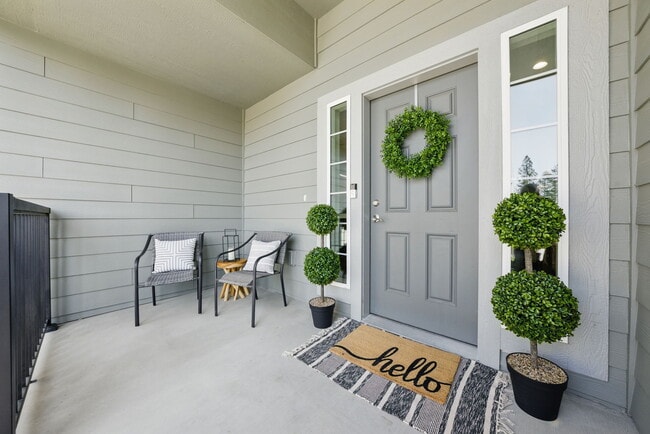 2521 S Vera Crest Dr in Spokane Valley, WA - Foto de edificio - Building Photo