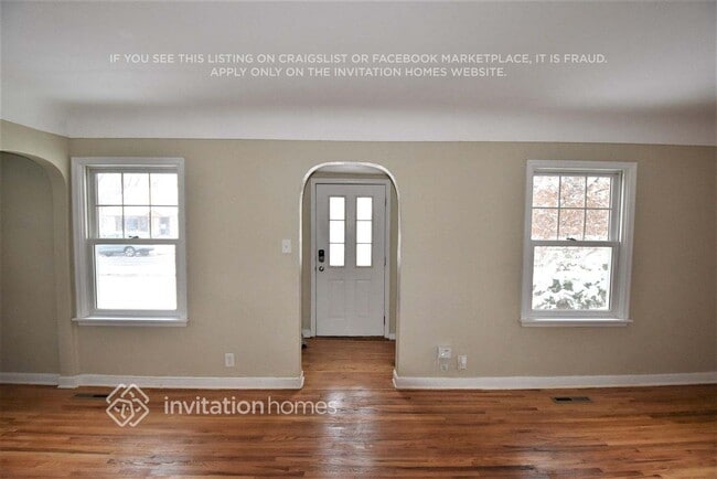 1612 St Albans St N in St. Paul, MN - Foto de edificio - Building Photo