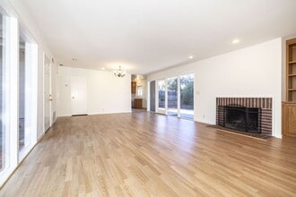 3381 Cowper St in Palo Alto, CA - Building Photo - Building Photo