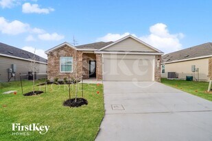 2704 La Mundial St in Seguin, TX - Building Photo