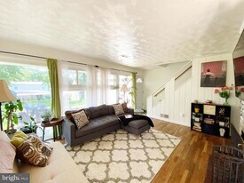 5705 Denfield Rd in Rockville, MD - Building Photo