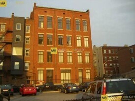 151 Richmond St, Unit 1 in Boston, MA - Building Photo