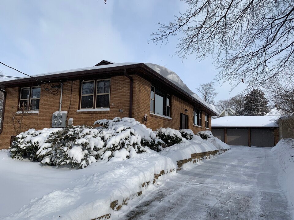 611 Wingra St, Unit 2 in Madison, WI - Building Photo