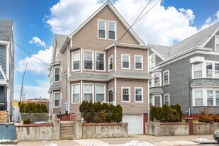 235 N 7th St in Prospect Park, NJ - Building Photo