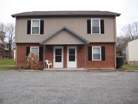 1822 Bennington St SE in Roanoke, VA - Building Photo