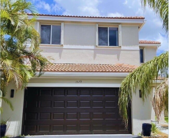 property at 1529 Salerno Cir