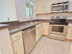 1880 E Morten Ave in Phoenix, AZ - Building Photo - Building Photo