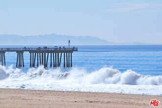 100 Monterey Blvd in Hermosa Beach, CA - Building Photo - Building Photo