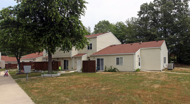 Headen House Apartments in Waldorf, MD - Building Photo - Building Photo