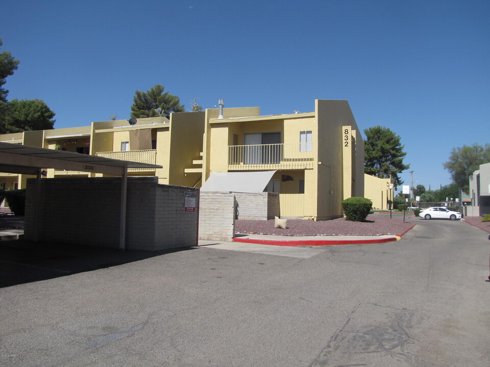 832 S Langley Ave in Tucson, AZ - Building Photo