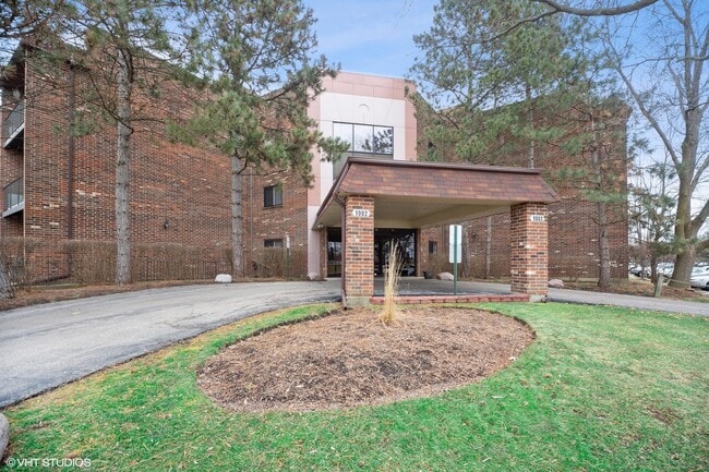 property at 1002 Castilian Ct