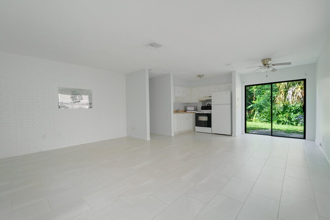 property at 4752 SE Ebbtide Ave