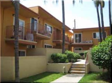 Sandpiper Apartments in Whittier, CA - Foto de edificio - Building Photo