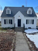 1065 NE Indiana St in Pullman, WA - Building Photo