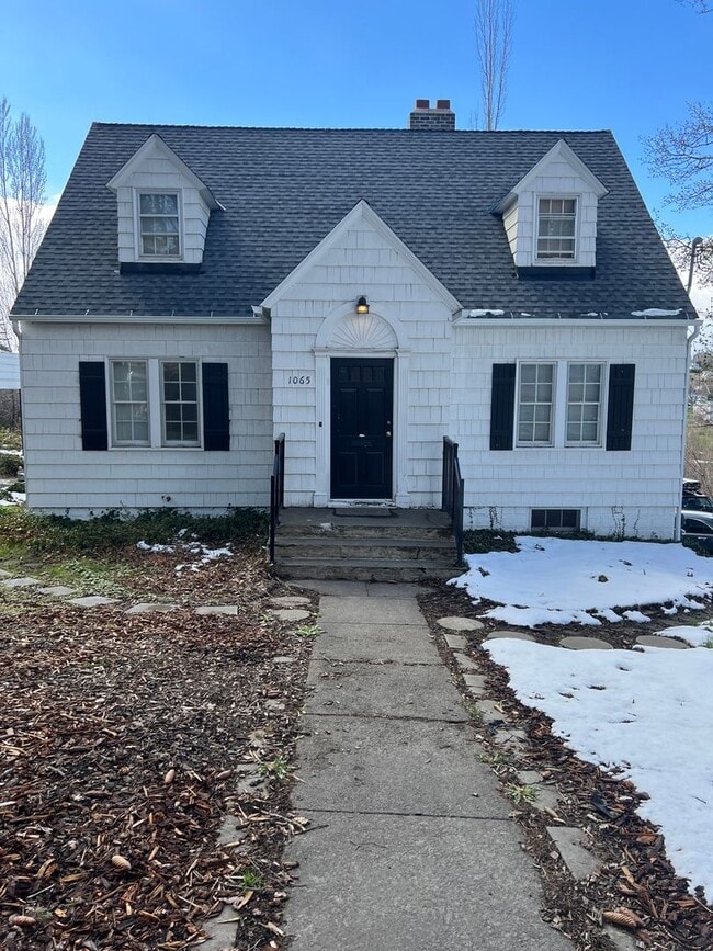 property at 1065 NE Indiana St