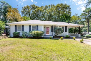 2461 Fontaine Circle, Unit Entire Property in Decatur, GA - Building Photo