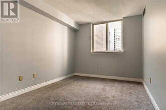 1055 Bay St. in Toronto, ON - Building Photo - Building Photo