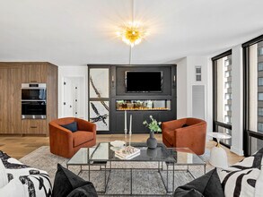 200 E Delaware Pl in Chicago, IL - Building Photo - Building Photo