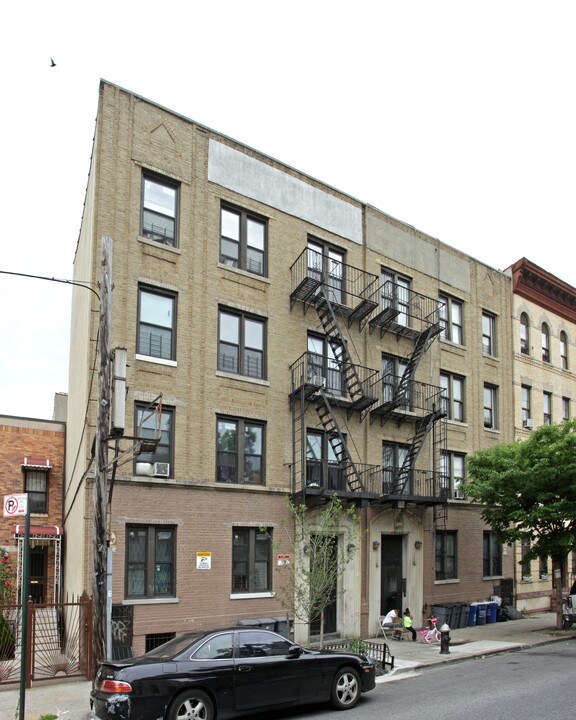 73 Linden St in Brooklyn, NY - Building Photo