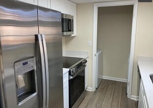 925 Cleveland St in Greenville, SC - Building Photo - Building Photo
