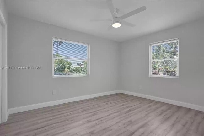 2410 Rodman St in Hollywood, FL - Building Photo - Building Photo