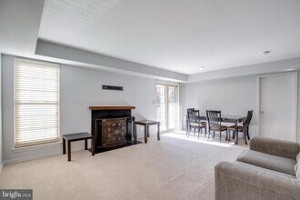 12154 Penderview Terrace in Fairfax, VA - Building Photo - Building Photo