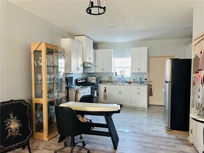 8 E St in Weslaco, TX - Building Photo - Building Photo