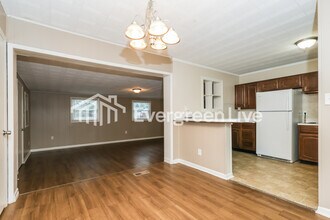 603 W Martindale Rd in Englewood, OH - Building Photo - Building Photo