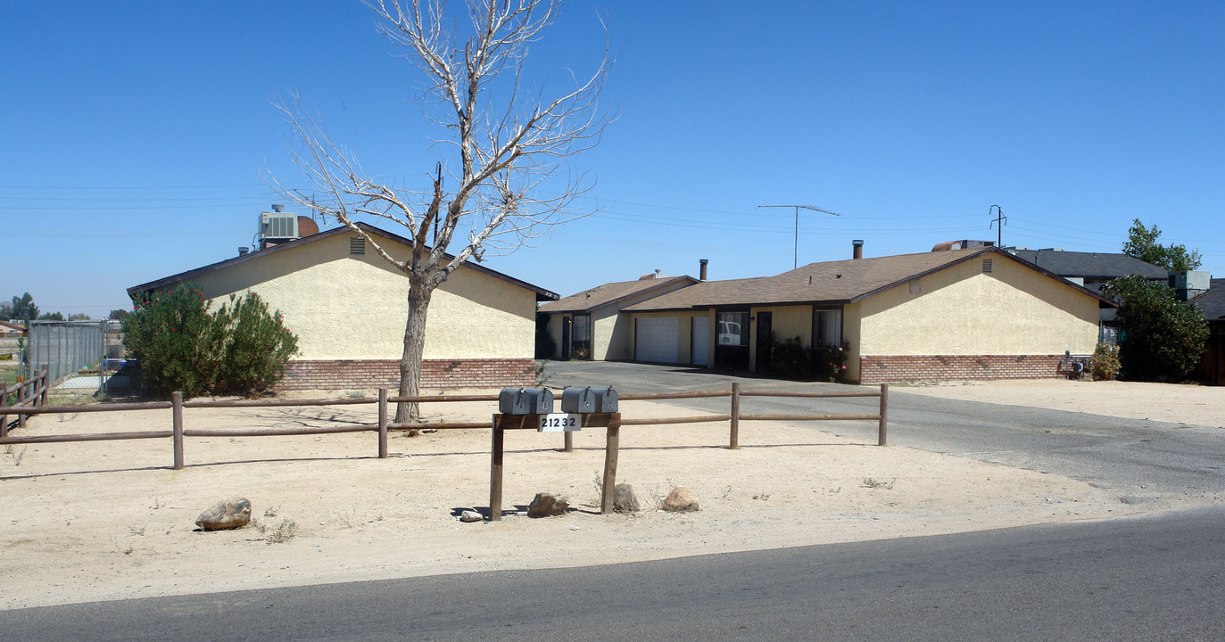 21232 Laguna Rd in Apple Valley, CA - Building Photo