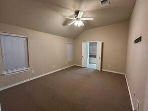 2400 Rookhaven Ln in Yukon, OK - Building Photo - Building Photo