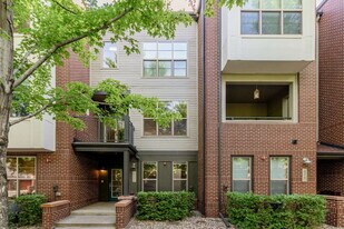 418 S Reed Ct in Lakewood, CO - Building Photo