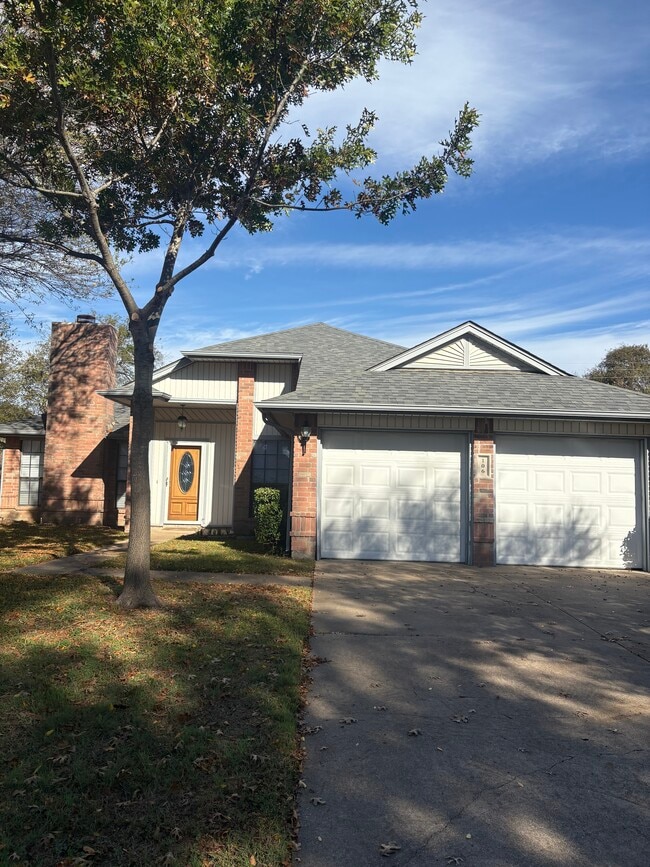 property at 106 Hollywood Dr