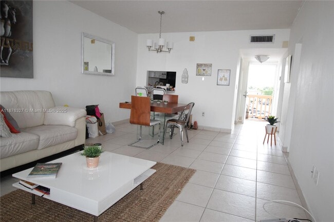 1591 NE Miami Gardens Dr in Miami, FL - Building Photo - Building Photo