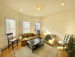 143 Hillside St, Unit 3 in Boston, MA - Building Photo - Building Photo